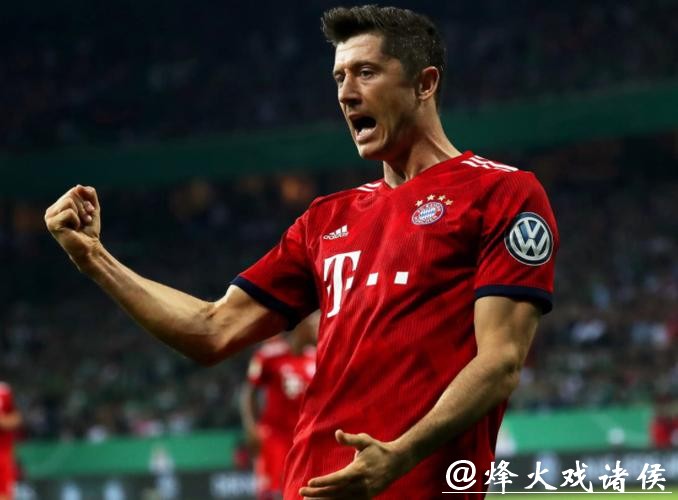 德甲官方:莱万当选本轮最佳球员 新赛季5场9球 德甲官方:莱万当选本轮最佳球员 新赛季5场9球