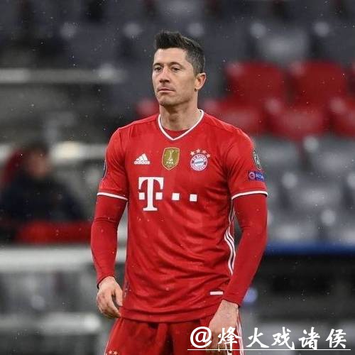 德甲官方:莱万当选本轮最佳球员 新赛季5场9球 德甲官方:莱万当选本轮最佳球员 新赛季5场9球